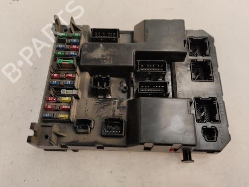 Fuse box CITROËN C5 I (DC_) 2.0 HDi (DCRHZB, DCRHZE) | BP16268138E1
