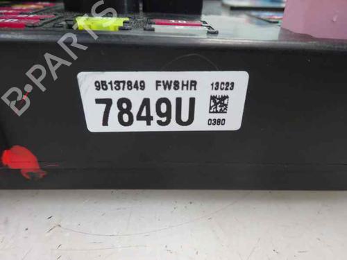 Used Fuse box CHEVROLET CAPTIVA (C100, C140) 2.2 D (163 hp) 9850883