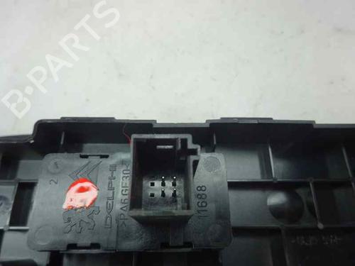Raamschakelaar rechts voor PEUGEOT 308 I (4A_, 4C_) 1.4 16V (95 hp) 3241970