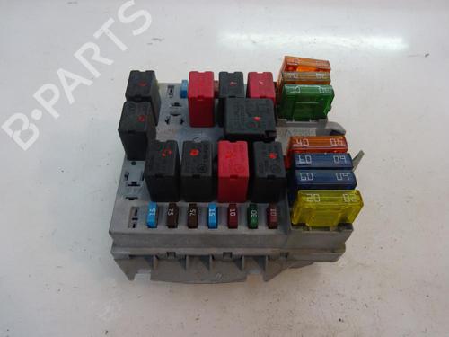 Used Fuse box Fuse box 10496716 10496716