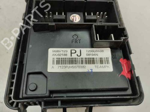 Used Fuse box CHEVROLET AVEO / KALOS Hatchback (T250, T255) 1.4 (101 hp) 30540878