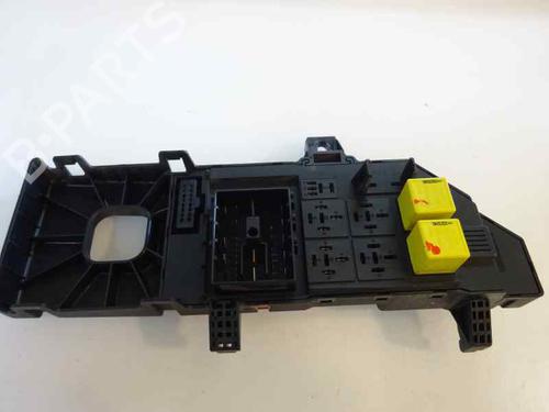 Used Fuse box Fuse box 1042633 1042633