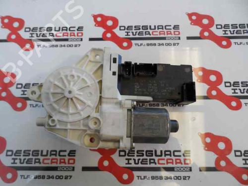 Portierruitmotor rechtsvoor PEUGEOT 407 (6D_) 2.0 HDi 135 (6DRHRH, 6DRHRE, 6DRHRG, 6DRHRJ) (136 hp) 586986