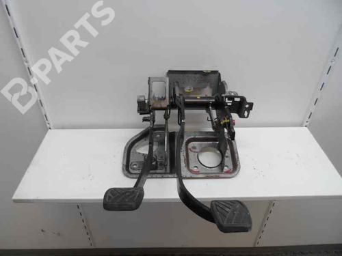 Clutch pedal OPEL AGILA (B) (H08) 1.3 CDTI (F68) (75 hp) 8797499