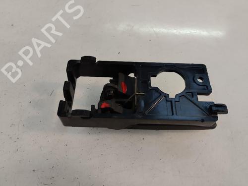 Used Front right interior door handle Front right interior door handle 17023977 17023977