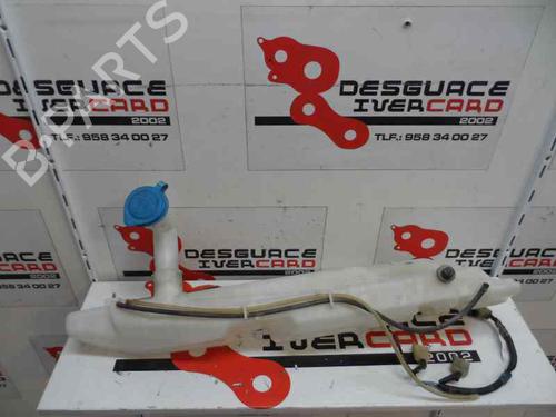 Used Windscreen washer tank SUZUKI GRAND VITARA I (FT, HT) 2.0 HDI 110 16V 4x4 (SQ420D, TD83V, JA420WD) (109 hp) 7438574