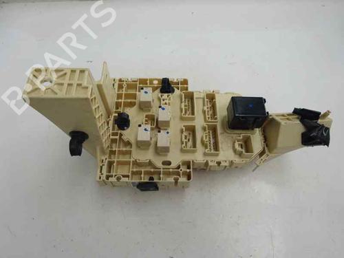 Used Fuse box Fuse box 10496368 10496368