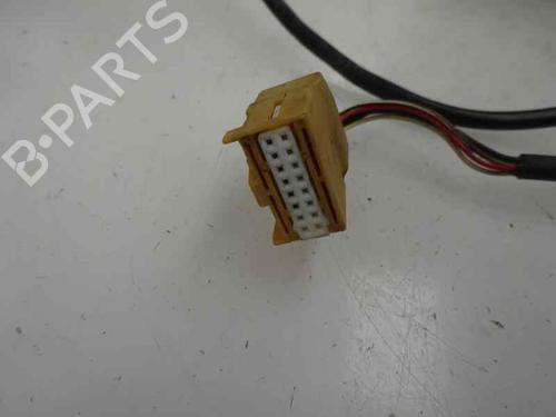 Rétroviseur droit AUDI A4 B6 (8E2) 1.9 TDI (130 hp) 8320950