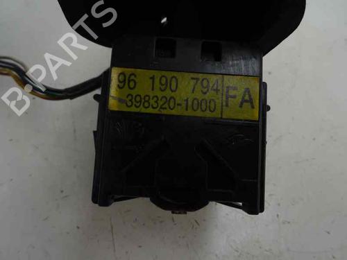 Used Headlight switch DAEWOO NUBIRA Saloon (J100) [1997-2025]  7531004
