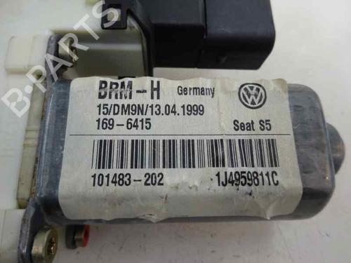 Rudehejsemotor bagstkærm venstre SEAT TOLEDO II (1M2) 1.8 20V (125 hp) 4973157