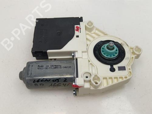 Moteur de lève-vitre avant droit Moteur de lève-vitre avant droit 35744799 35744799