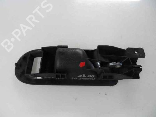 Used Front right interior door handle Front right interior door handle 3213113 3213113
