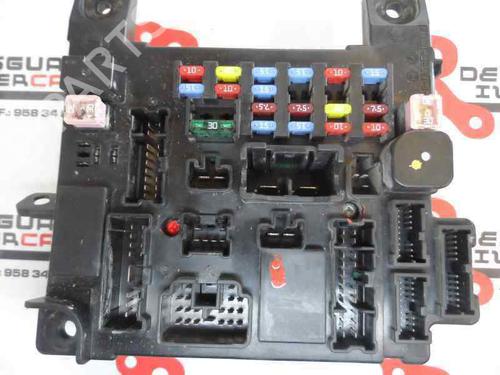 Used Fuse box Fuse box 586930 586930