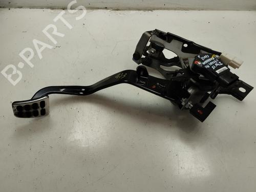 Used Clutch pedal HYUNDAI i40 I (VF) 1.7 CRDi (116 hp) 19537699