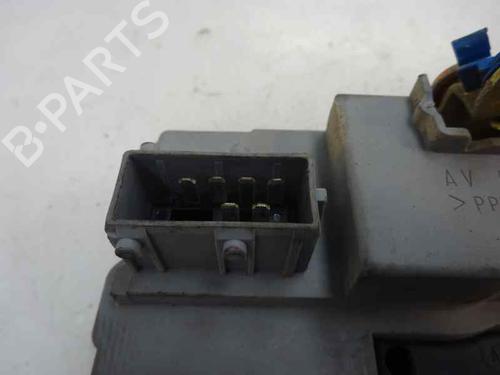 Høyre foran lås CITROËN BERLINGO / BERLINGO FIRST MPV (MF_, GJK_, GFK_) 1.9 D (MFWJZ) (70 hp) 9250414