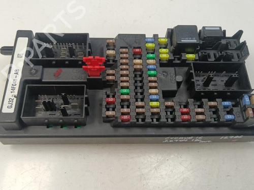 Used Fuse box Fuse box 39261237 39261237