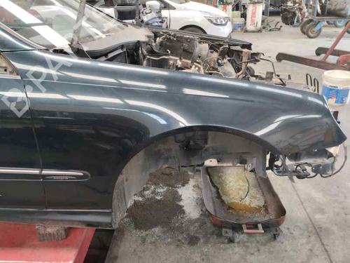 Used Right front fenders MERCEDES-BENZ CLK (C209) CLK 270 CDI (209.316) (170 hp) 26568036
