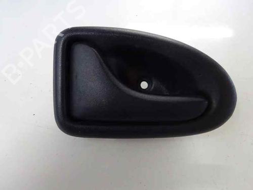 Venstre fortil invendig håndtag RENAULT MEGANE I Classic (LA0/1_) 1.4 16V (LA0D, LA1H, lA0W, LA10) (95 hp) 3213082