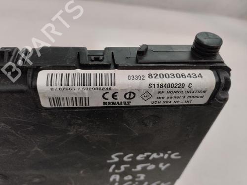 Used Fuse box RENAULT SCÉNIC II (JM0/1_) 1.6 16V (JM1R) (112 hp) 13304187