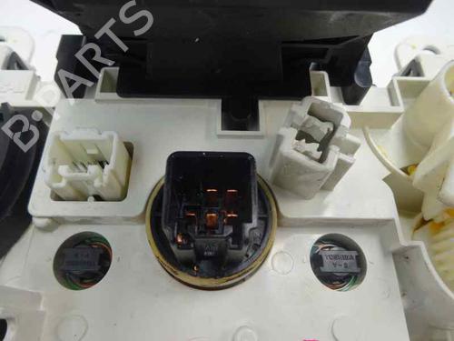 Used Climate control Climate control 9856983 9856983