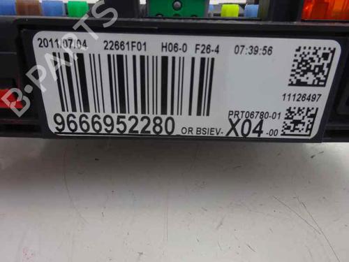 Used Fuse box Fuse box 3408489 3408489