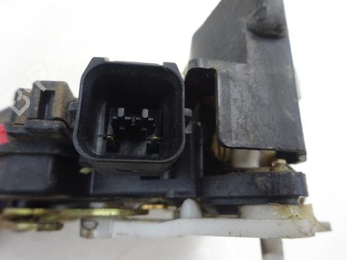 Vergrendeling links achter MITSUBISHI GRANDIS (NA_W) 2.0 DI-D (NA8W) (136 hp) 10986539