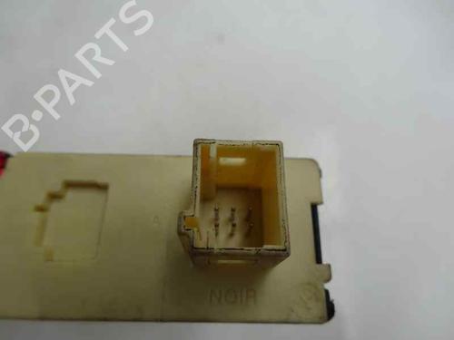 Moteur de lève-vitre avant droit PEUGEOT 307 SW (3H) 1.6 HDI 110 (109 hp) 7705568