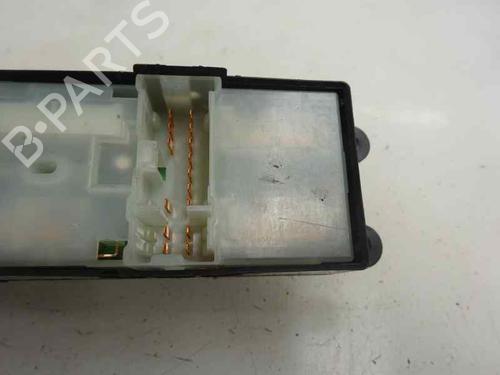 Interrupteur de vitre avant gauche NISSAN ALMERA II Hatchback (N16) 1.5 (98 hp) 9758641