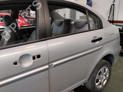 Puerta trasera izquierda HYUNDAI ACCENT III (MC) 1.4 GL (97 hp) 17953287