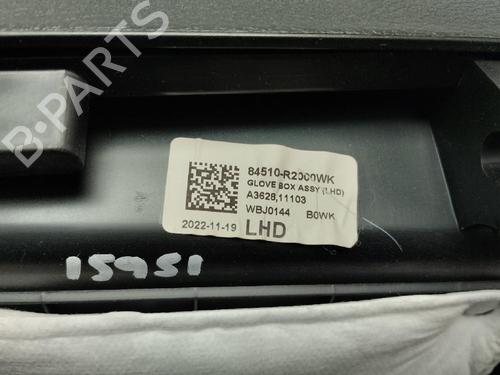 Used Glove box KIA SPORTAGE IV (QL, QLE) 1.6 GDI (132 hp) 17987002