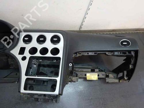 Used Dashboard Dashboard ALFA ROMEO BRERA (939_) 2.4 JTDM 20V (939DXD1B, 939DXD12) (200 hp) 4816567 4816567