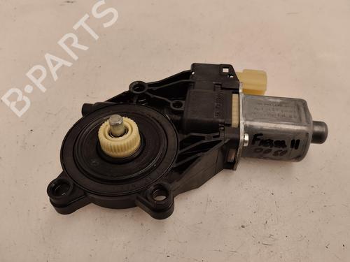 Rudehejsemotor forskærm højre FORD FIESTA VI (CB1, CCN) 1.25 (82 hp) 13820966