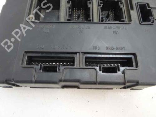 Used Fuse box Fuse box 7271553 7271553