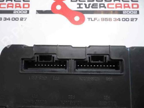 Used Fuse box RENAULT SCÉNIC II (JM0/1_) 1.9 dCi (JM0G, JM12, JM1G, JM2C) (120 hp) 1865752