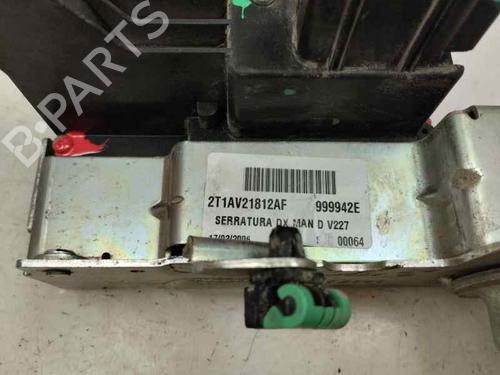 Używane Zamek drzwi przednich prawych FORD TRANSIT CONNECT (P65_, P70_, P80_) [2002-2025]  22769490