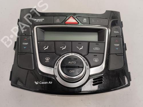 Used Radio HYUNDAI i30 Estate (GD) [2012-2025]  15245727