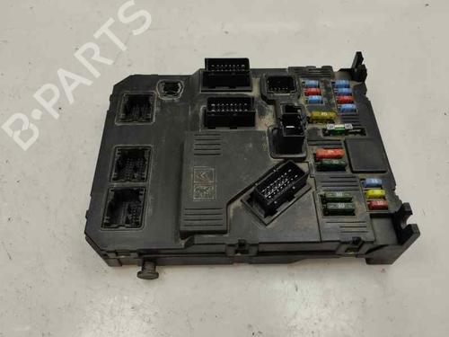 Used Fuse box Fuse box 24227240 24227240