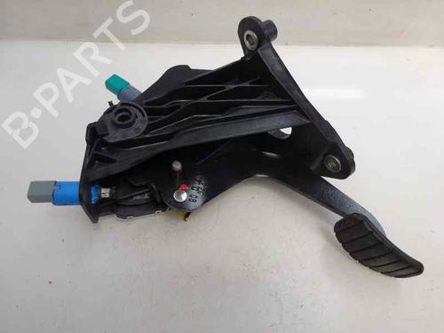 Used Clutch pedal Clutch pedal RENAULT LAGUNA III Grandtour (KT0/1) 2.0 dCi (KT01, KT08, KT09, KT0K, KT12, KT1D, KT1W) (150 hp) 8797542 8797542