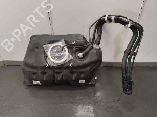Used Fuel tank TOYOTA YARIS (_P13_) 1.0 (KSP130_, KSP130) (69 hp) 30540400