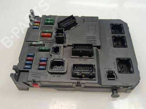 Used Fuse box Fuse box 35745408 35745408