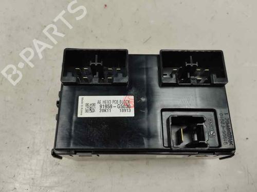 Used Fuse box Fuse box 35739778 35739778
