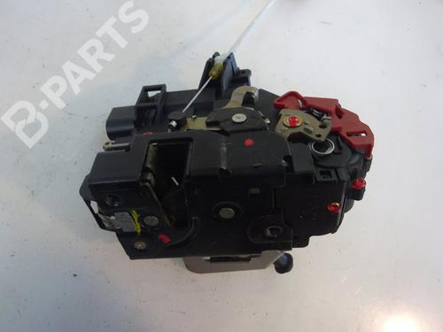 Høyre foran lås AUDI A4 B6 (8E2) 1.9 TDI (130 hp) 11379882