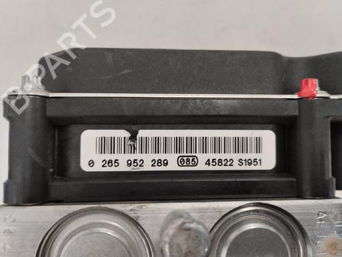 Módulo de ABS CITROËN C4 II (NC_) 1.4 VTi 95 (NC8FP0) (95 hp) 15506248