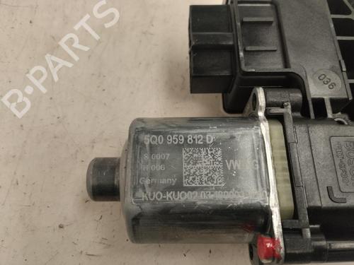 Rudehejsemotor bagstkærm højre SEAT ARONA (KJ7, KJP) 1.6 TDI (95 hp) 13619192