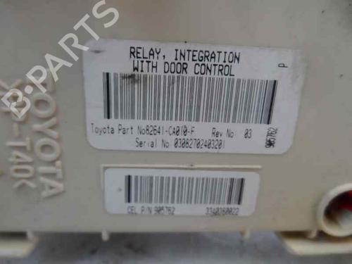 Used Fuse box Fuse box 586127 586127