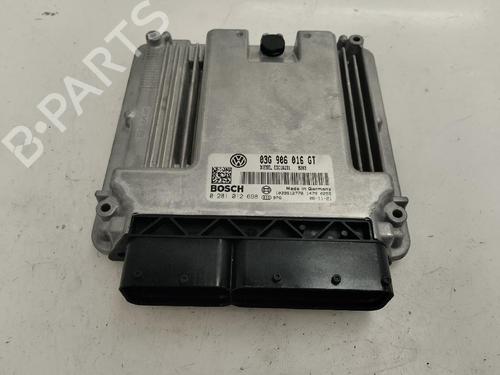 Used Engine control unit (ECU) SKODA SUPERB I (3U4) 2.0 TDI (140 hp) 15885628