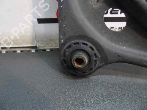 Used Right front suspension arm Right front suspension arm 586975 586975