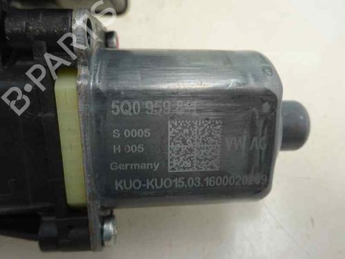 Rudehejsemotor bagstkærm venstre VW GOLF VII (5G1, BQ1, BE1, BE2) [2012-2021]  10109348