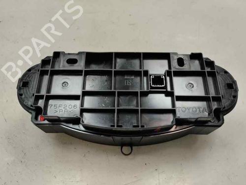 climate-control-toyota-yaris-_p13_-2010-2011-2012-2013-2014-2015-2016-2017-2018-2019-2020-30540279 main image