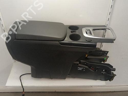 Used Armrest / Center console Armrest / Center console 39092185 39092185
